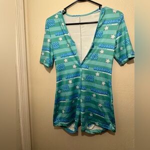 Aquarius one piece onesies size meduim good condition
